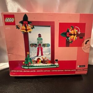 LEGO set, 40702 Christmas Picture Frame 209 pieces, for ages 8 and up.